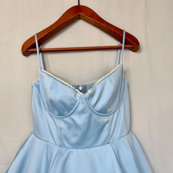 Elegant Blue Spaghetti Strap Dress - Picture 4 of 12